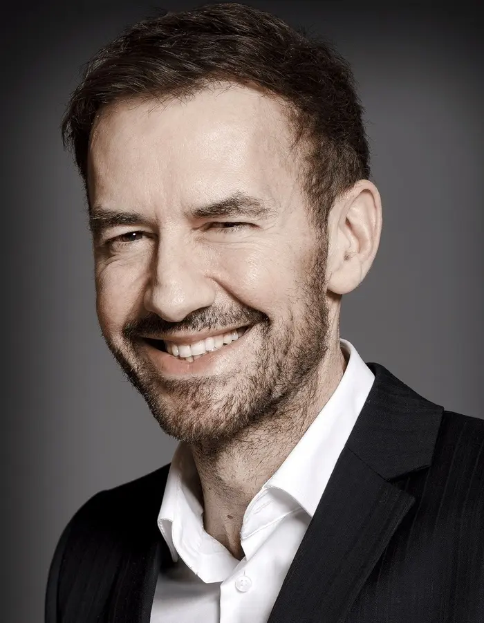 **Prof. Dr. Damien Gatinel**